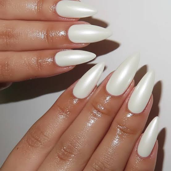 Pearlescent White Chrome Long Pointed Nails Pearlescent White Chrome Long Pointed Nails — White Acrylic Nails