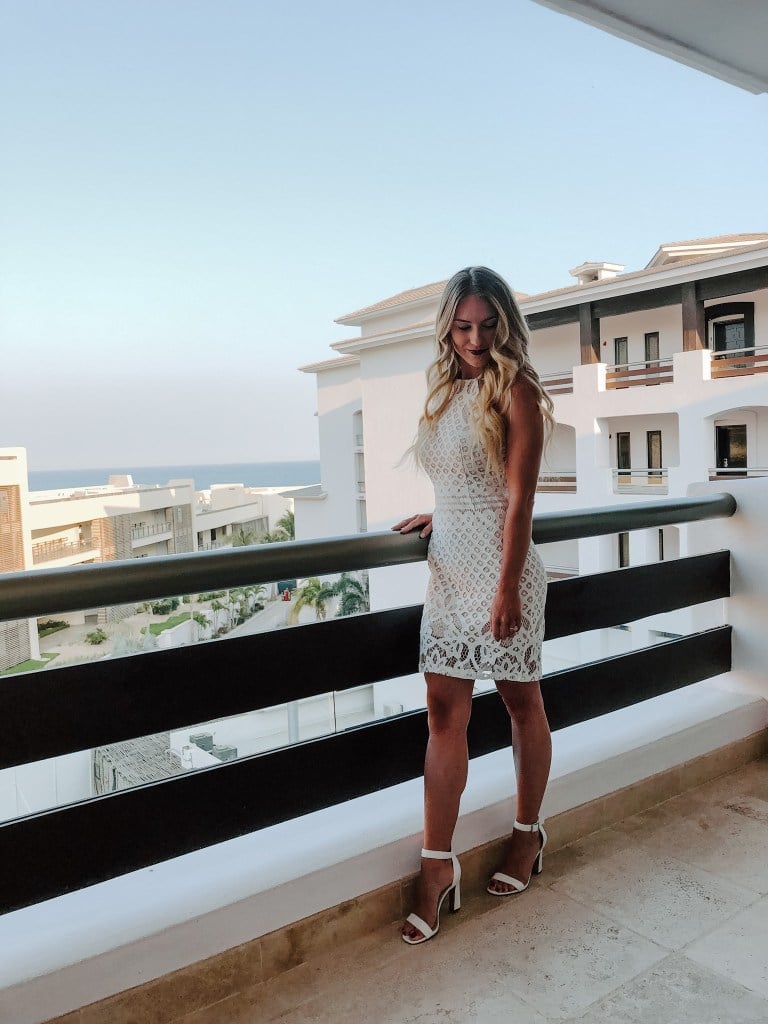 White Sleeveless Bodycon Dress with Geometric Lace White Sleeveless Bodycon Dress with Geometric Lace — White Dresses Outfit