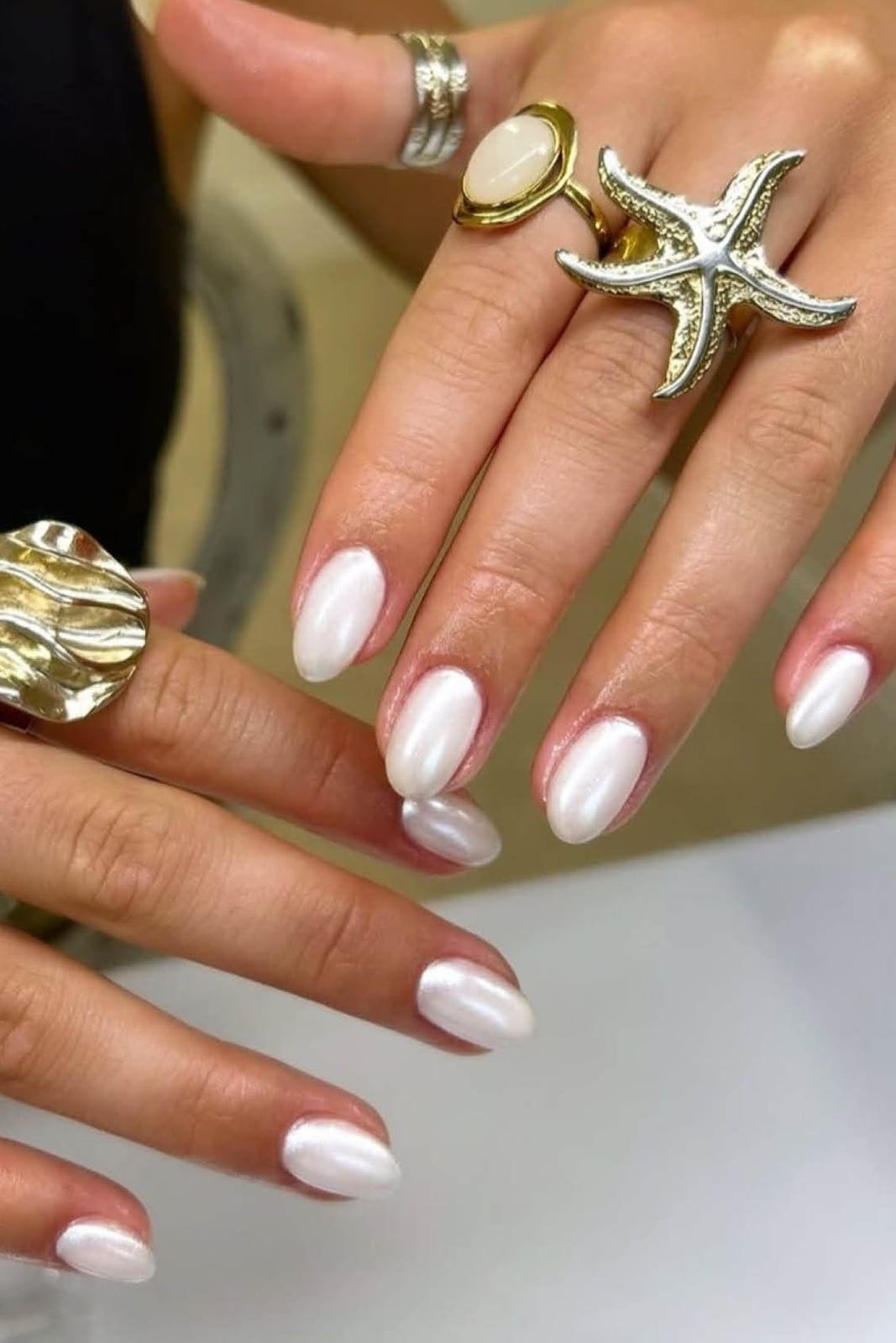 Short Almond Milky White Chrome Shimmer Nails Short Almond Milky White Chrome Shimmer Nails — White Nails