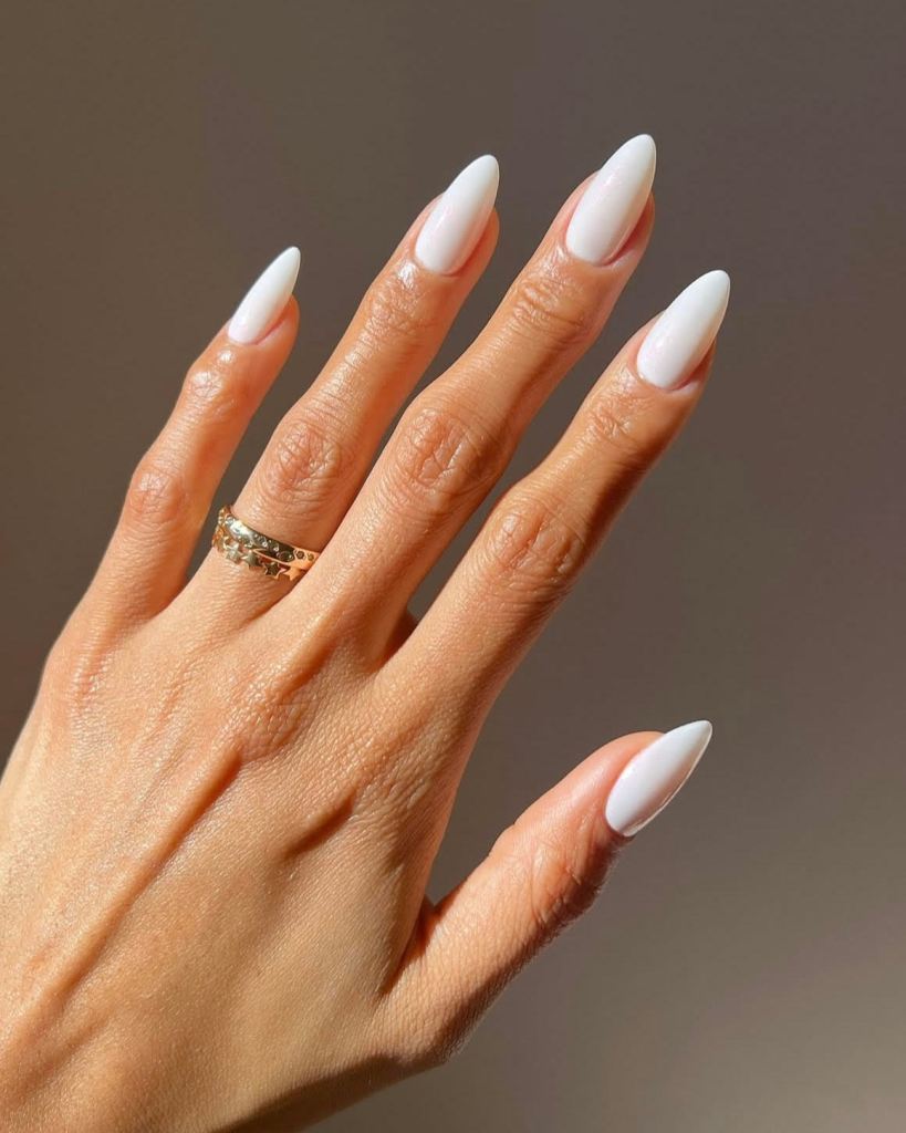 Medium Stiletto Pure White Glossy Nails Medium Stiletto Pure White Glossy Nails — White Nails