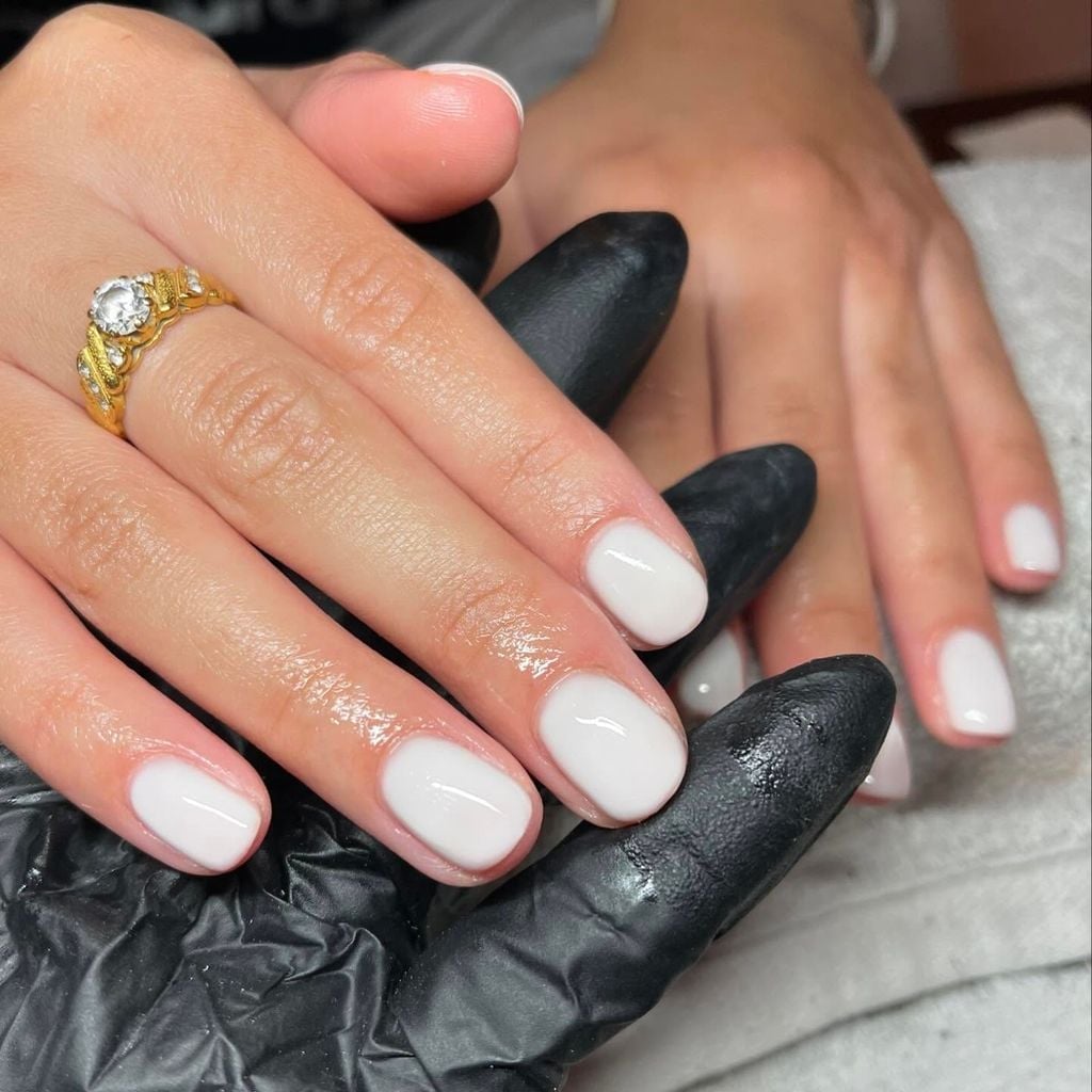 Short Oval Milky White Glossy Nails Short Oval Milky White Glossy Nails — White Nails