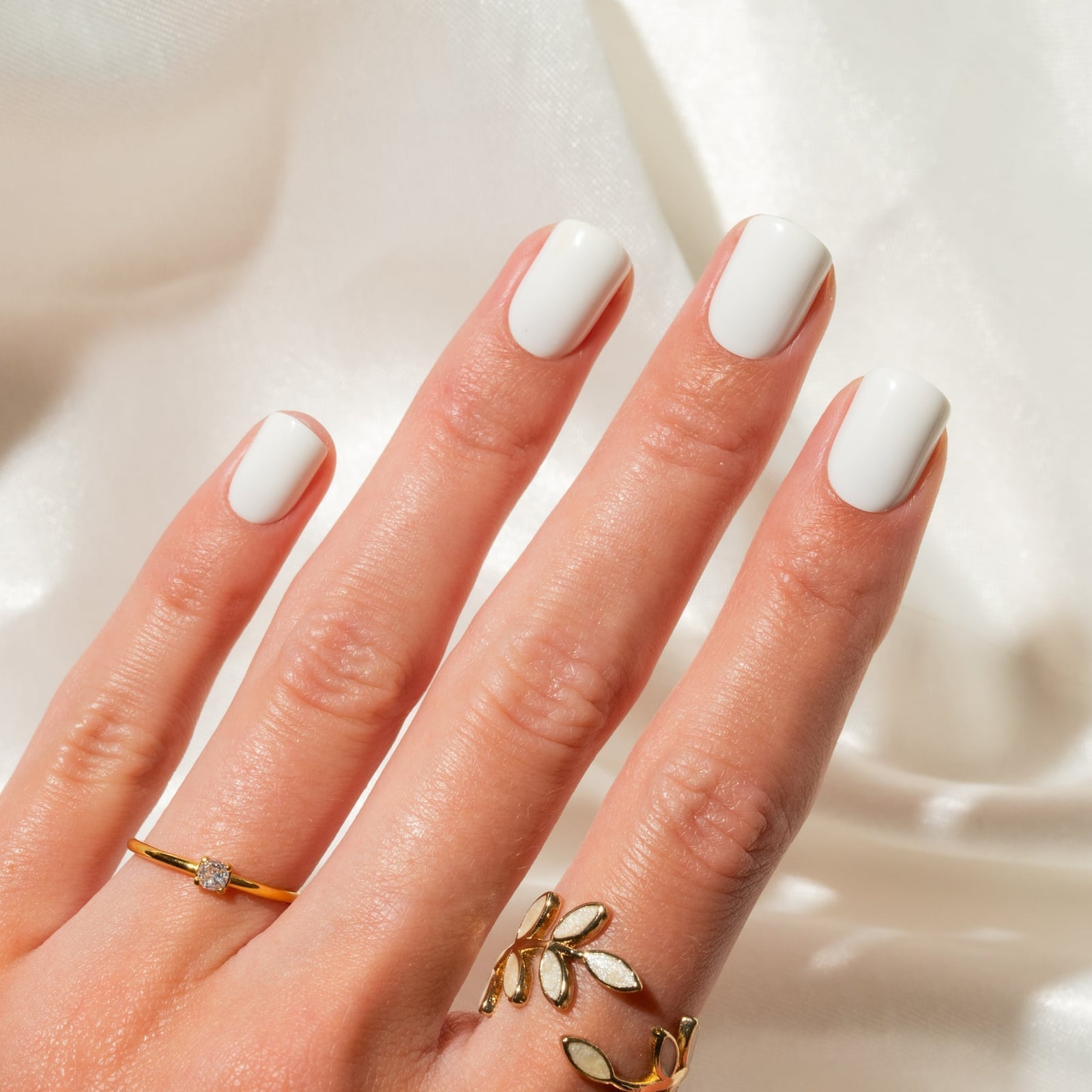 Short Square Bright White Glossy Nails Short Square Bright White Glossy Nails — White Nails