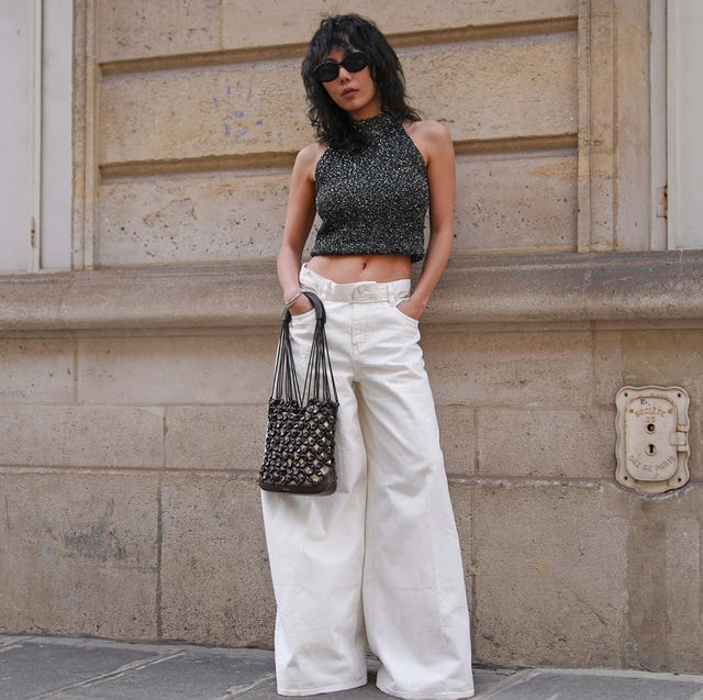 Extreme Wide-Leg Trousers With a Halter Top Extreme Wide-Leg Trousers With a Halter Top — White Pants Outfits