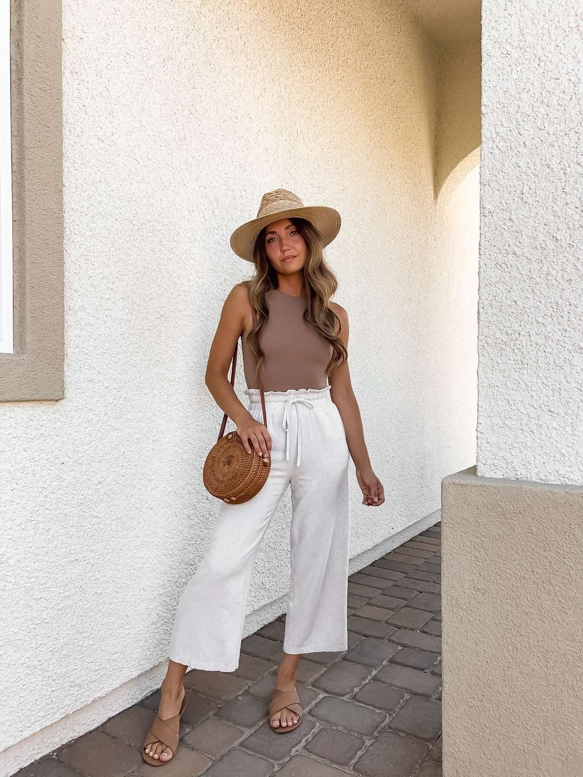 Wide-Leg Linen Pants With a Brown Tank Top Wide-Leg Linen Pants With a Brown Tank Top — White Pants Outfits