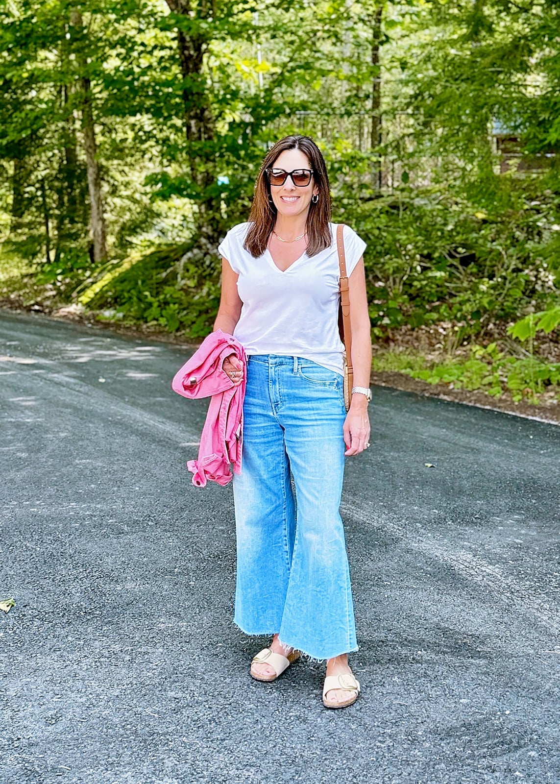 White V Neck T Shirt With Wide Leg Jeans White V Neck T Shirt With Wide Leg Jeans — White Top Outfits