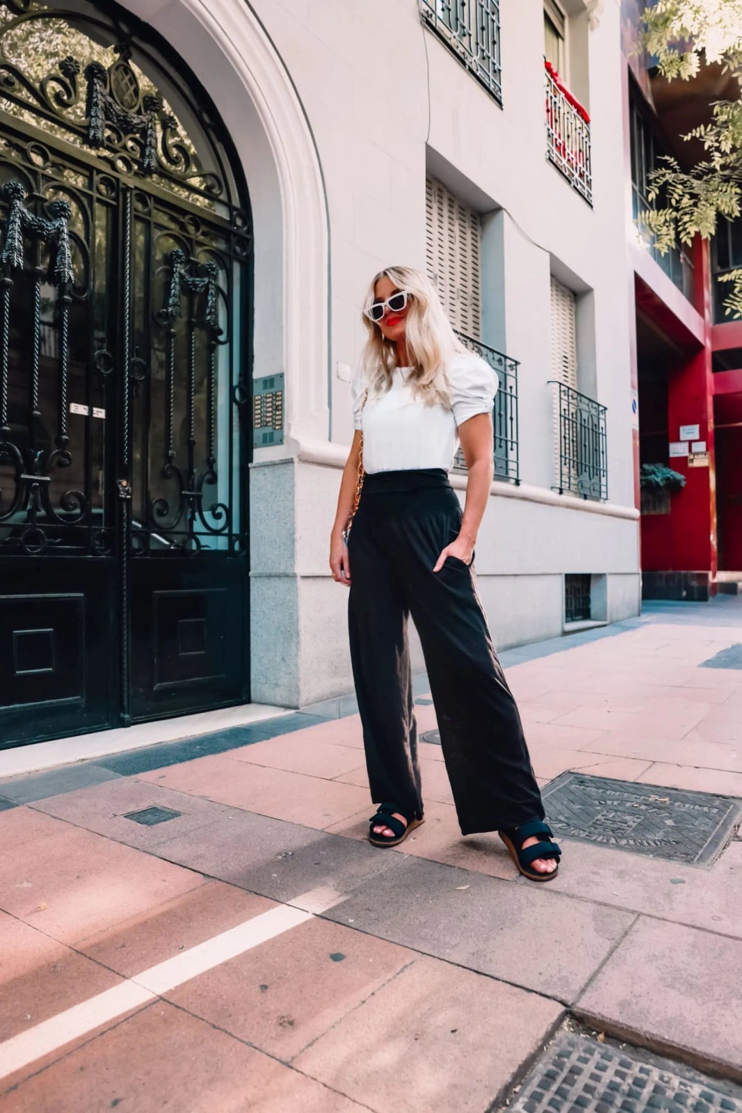 Black High Waisted Wide Leg Trousers With Puff Sleeve Top Black High Waisted Wide Leg Trousers With Puff Sleeve Top — Wide Leg Pants Outfits