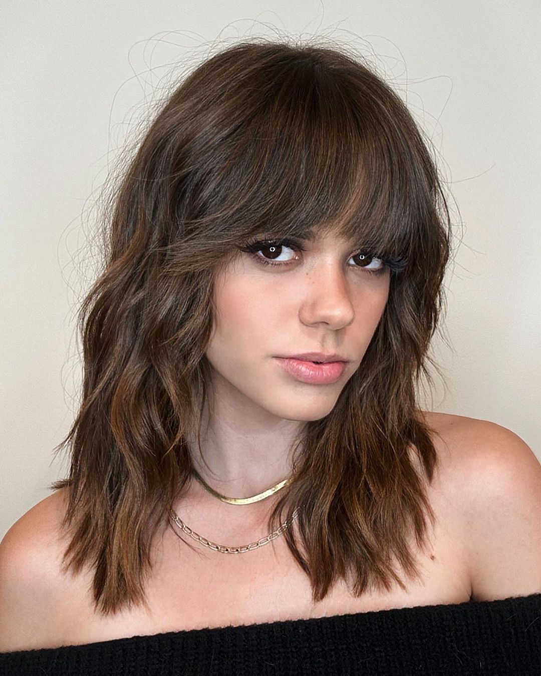 Shoulder Length Wolf Cut With Choppy Bangs Shoulder Length Wolf Cut With Choppy Bangs — Wolf Cut Hair