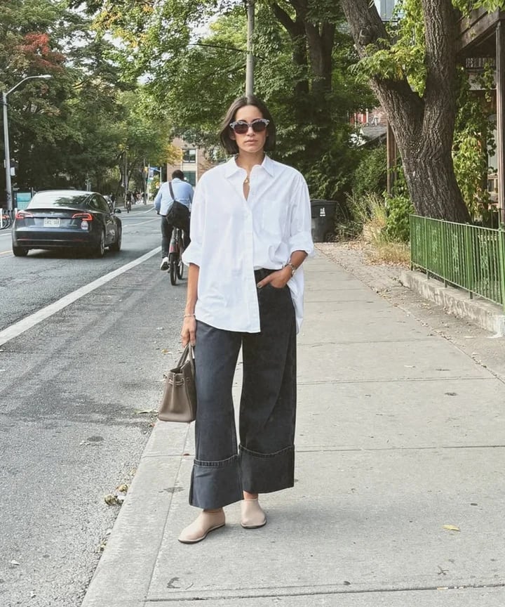 White Oversized Shirt With Gray Denim Trousers White Oversized Shirt With Gray Denim Trousers — Work Outfits