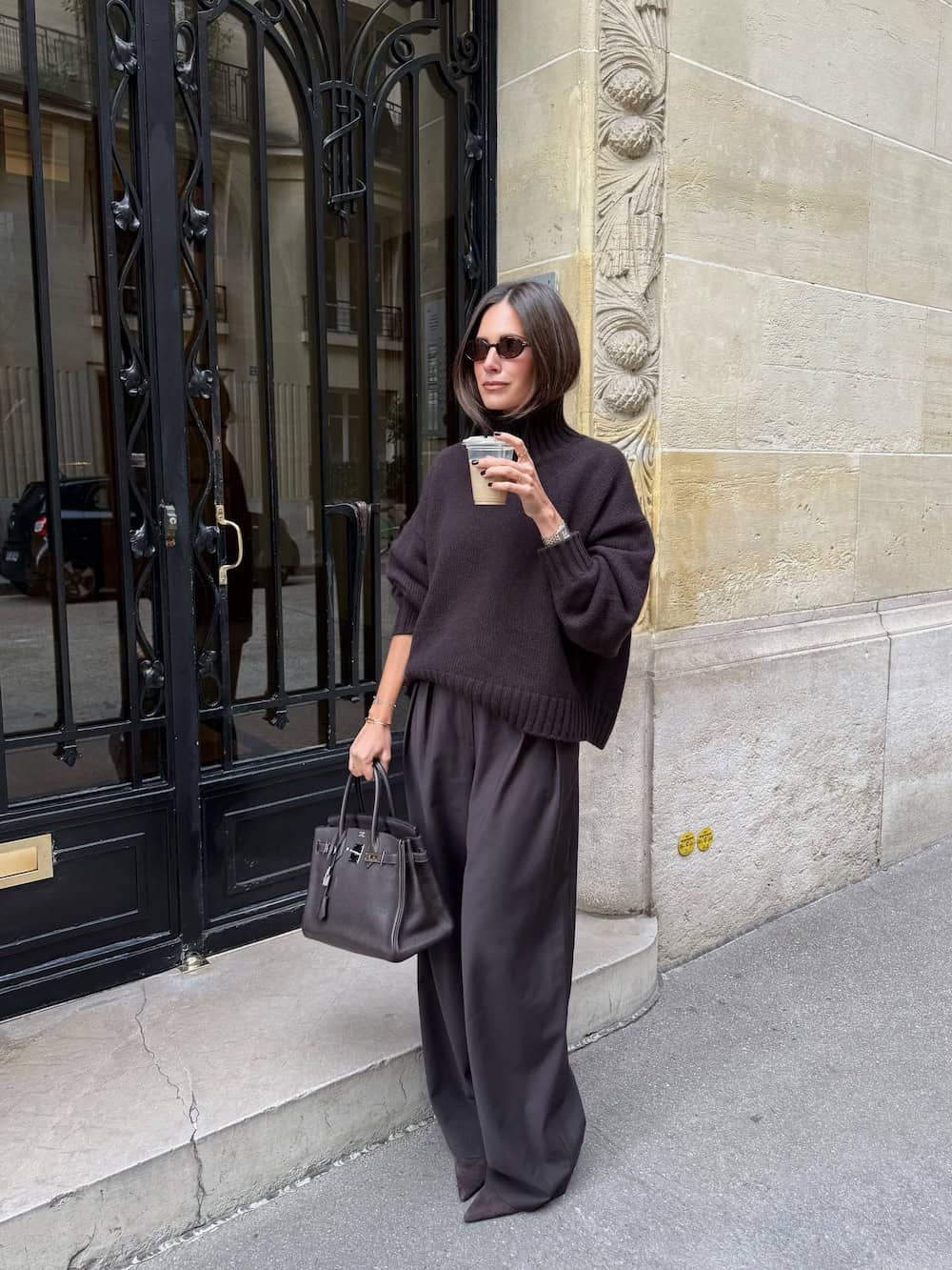 Dark Brown Turtleneck With Charcoal Wide-Leg Trousers Dark Brown Turtleneck With Charcoal Wide-Leg Trousers — Work Outfits