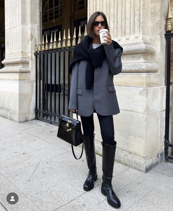 Gray Oversized Blazer With Black Fitted Trousers and Boots, Wool Blend Gray Oversized Blazer With Black Fitted Trousers and Boots, Wool Blend — Work Outfits