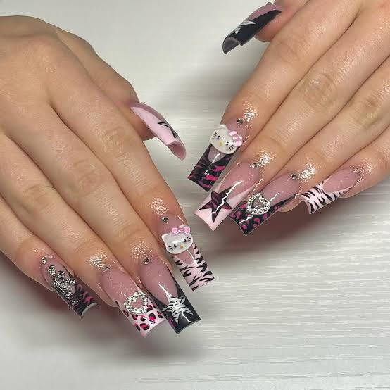 15 Y2K Nail Ideas That Bring the Early-2000s Vibe