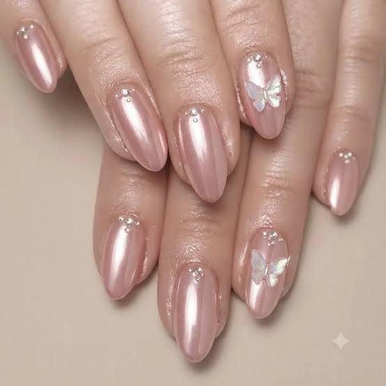 Short Oval Shimmer Butterfly Nails Short Oval Shimmer Butterfly Nails — Y2K Nails
