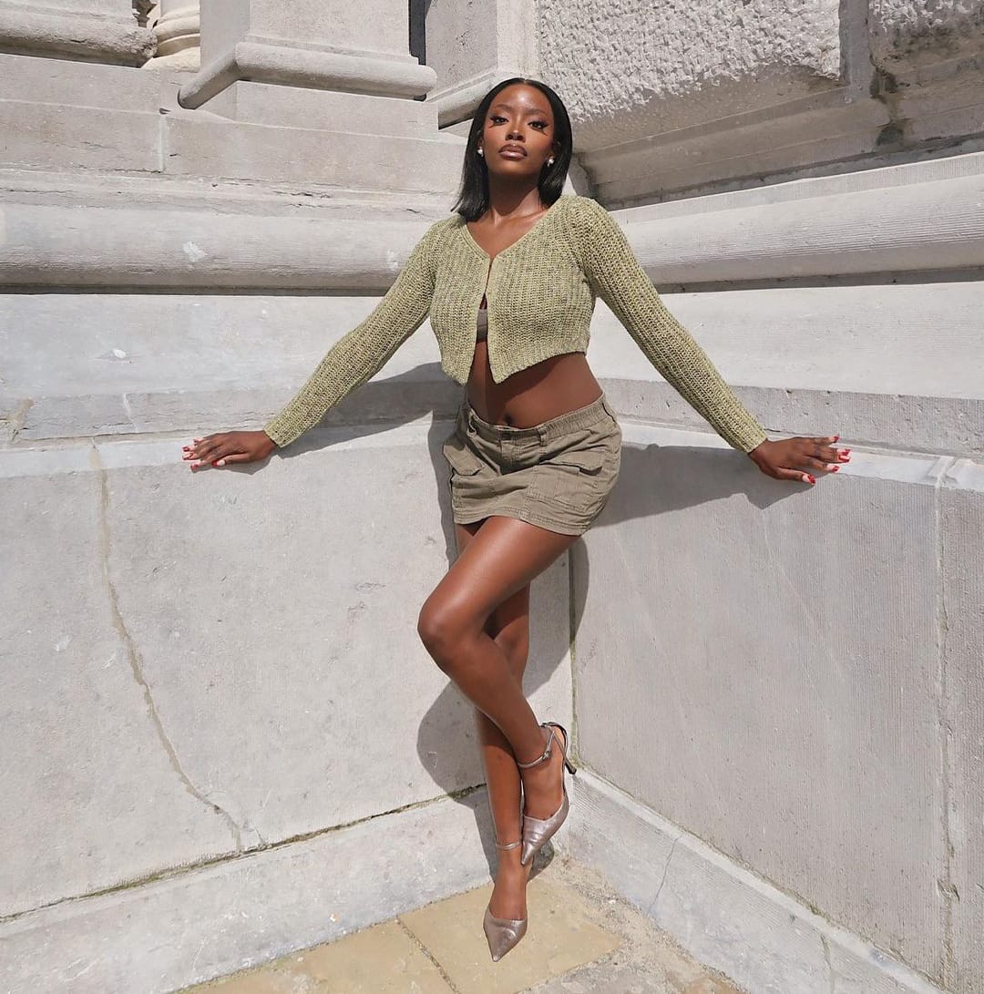 Olive green cardigan and bralette with low-rise cargo skirt Olive green cardigan and bralette with low-rise cargo skirt — Y2K Style