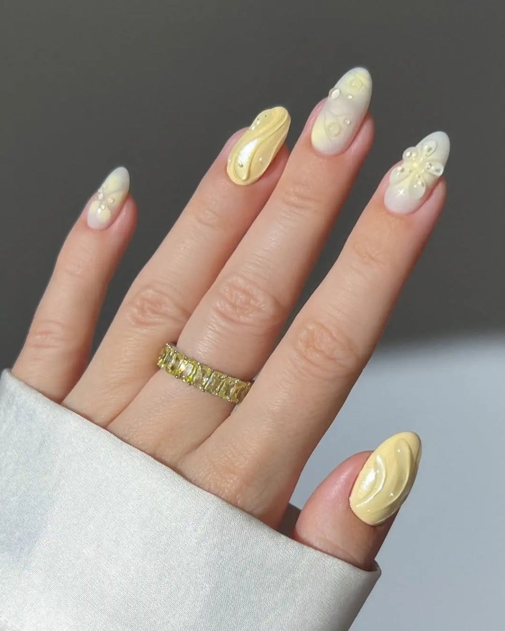 Pastel Yellow With 3D Floral Art Pastel Yellow With 3D Floral Art — Yellow Nails