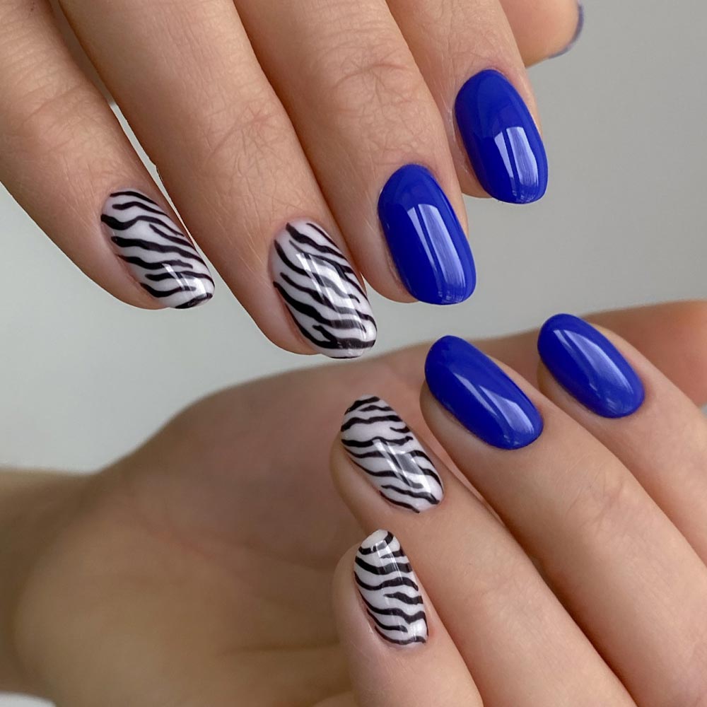 Medium Almond Zebra Accent with Gold French Medium Almond Zebra Accent with Gold French — Zebra Nails
