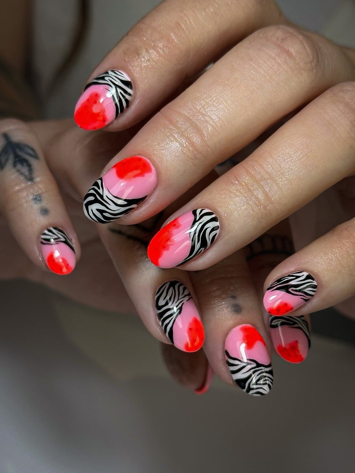 Short Oval Blue with Black Zebra Accents Short Oval Blue with Black Zebra Accents — Zebra Nails