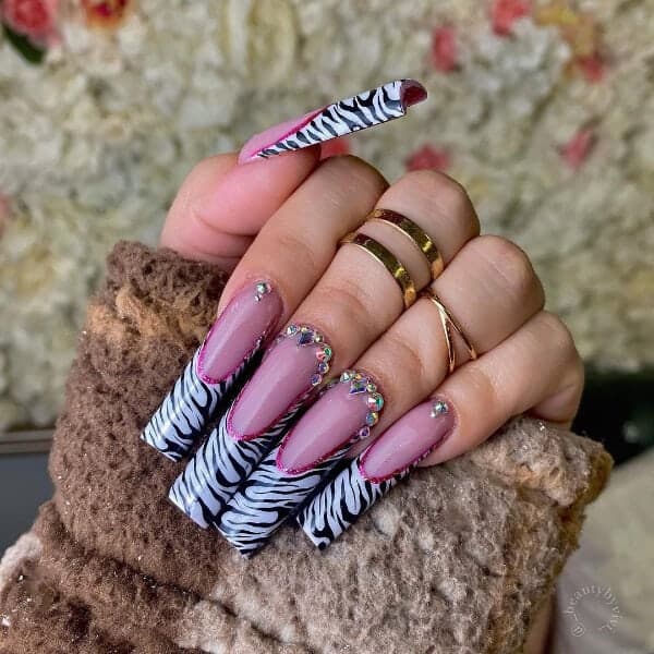 Long Coffin Zebra French Tip Nails with Gems Long Coffin Zebra French Tip Nails with Gems — Zebra Nails