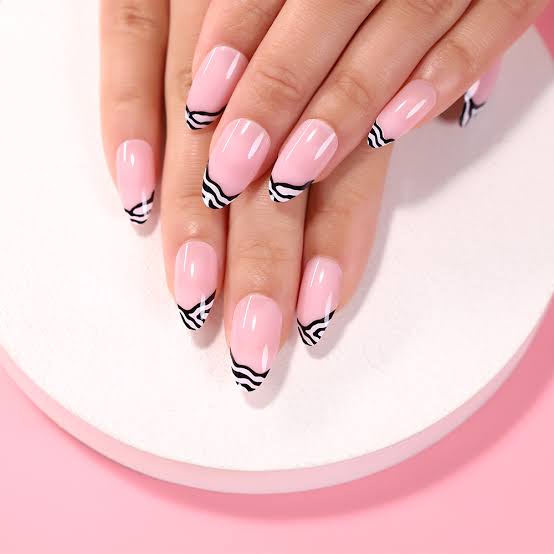 Short Square Blue White Zebra Print Nails Short Square Blue White Zebra Print Nails — Zebra Nails