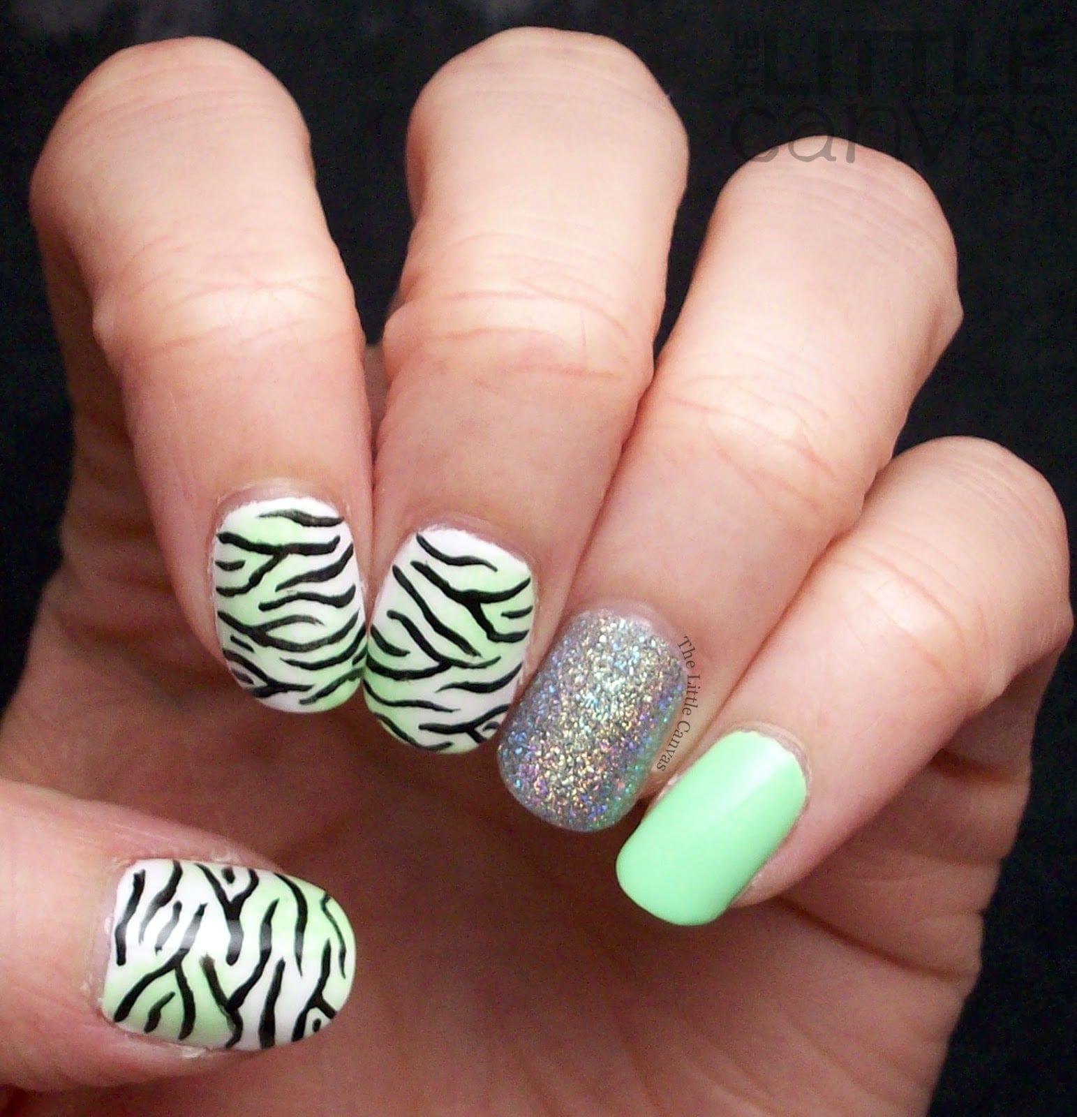 Short Square Lime Green Zebra Glitter Nails Short Square Lime Green Zebra Glitter Nails — Zebra Print Nails