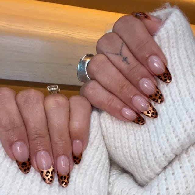 Medium Almond Leopard Print French Tips Medium Almond Leopard Print French Tips — Zebra Print Nails