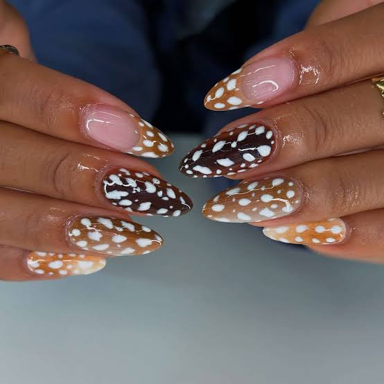 Medium Almond Fawn Print Nails Medium Almond Fawn Print Nails — Zebra Print Nails
