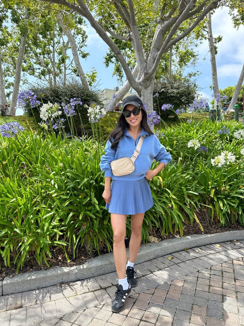 Blue sweatshirt with pleated mini skirt Blue sweatshirt with pleated mini skirt — Zoo Outfits